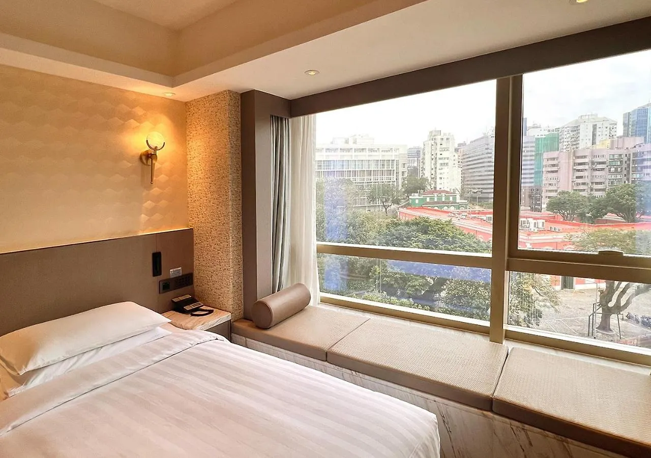 China Dragon Hotel Macau 2*,  China